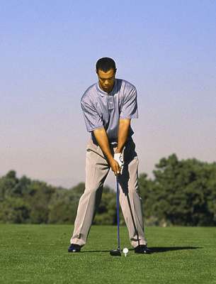 tiger wood 2000 1 Cách đánh cú Swing của Tiger Woods (phần 1)