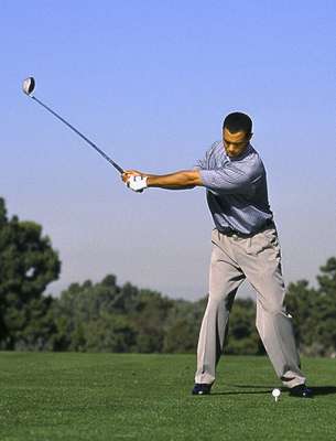 tiger wood 2000 3 Cách đánh cú Swing của Tiger Woods (phần 1)