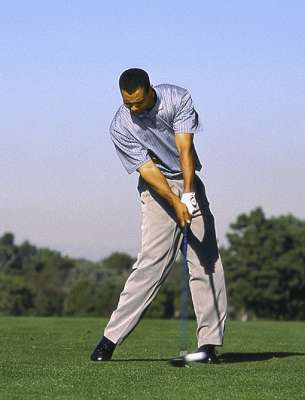 tiger wood 2000 6 Cách đánh cú Swing của Tiger Woods (phần 1)