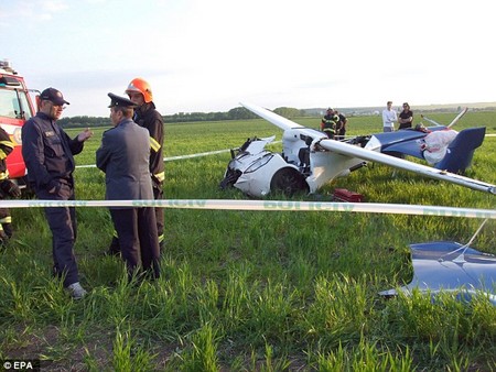 Flying car crash 1 a4e0b Lại một lần nữa đặt dấu chấm hỏi cho độ an toàn của ô tô bay