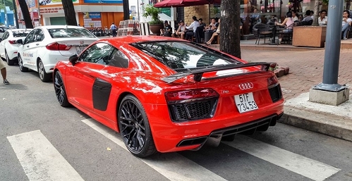 20160726092306 phan thanh 2 Bắt gặp Audi R8 V10 Plus của Phan Thành dạo phố cuối tuần