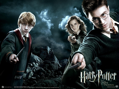 harry potter wallpaper 389928629 1370888670 500x0 Top những sản phẩm bán chạy nhất mọi thời đại