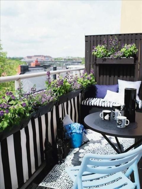 small balcony design ideas 3 Gợi ý mẫu thiết kế không gian ban công nhỏ tuyệt đẹp cho nhà phố