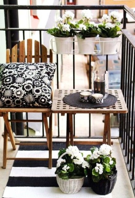 small balcony design ideas 6 Gợi ý mẫu thiết kế không gian ban công nhỏ tuyệt đẹp cho nhà phố